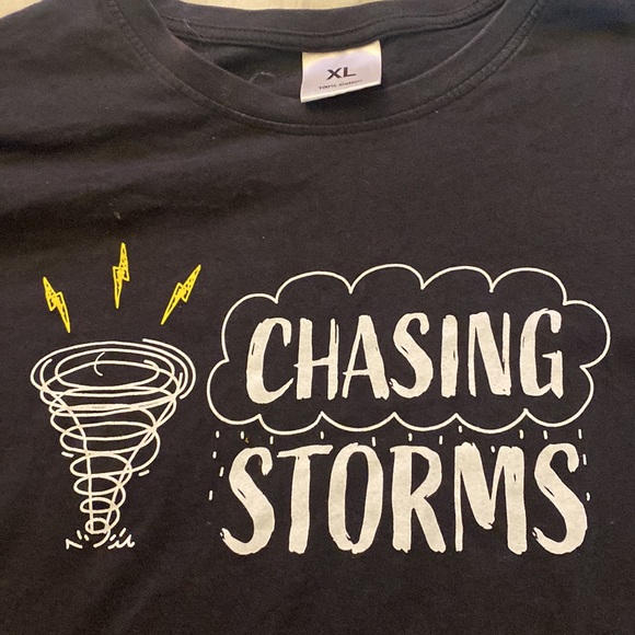 Black and white T-shirt, chasing storms, unisex extra-large,small stain in pics - Picture 2 of 2
